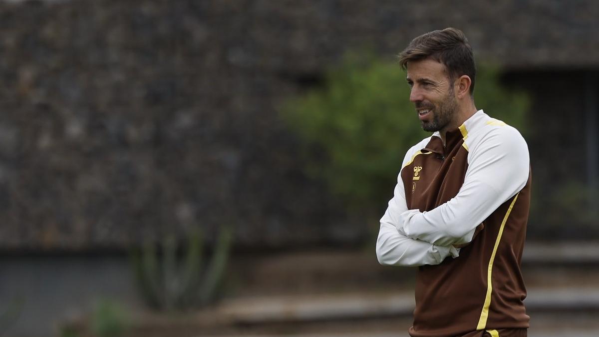 Luís García, durante un entrenamiento con Las Palmas.