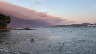 El 112 recibe una treintena de llamadas desde el Empordà alertando de olor a humo por el incendio en el sur de Francia