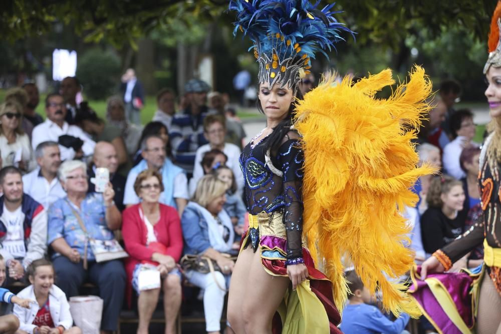 Desfile del Día de América en Asturias dentro de las fiestas de San Mateo de Oviedo