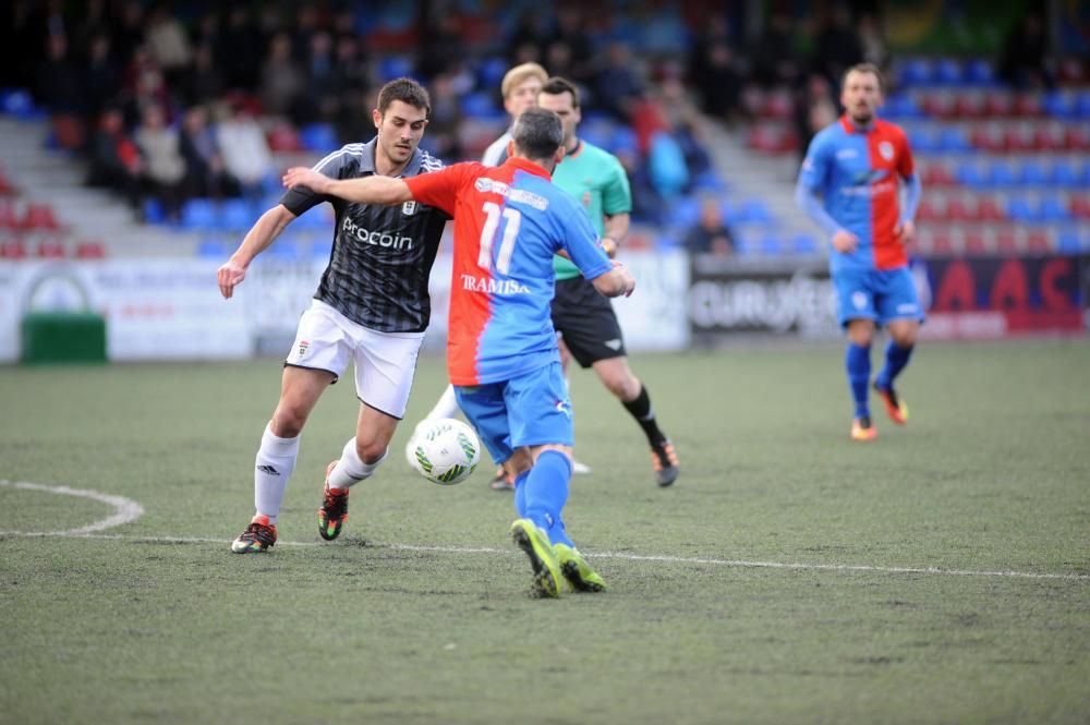 El partido entre el Langreo y el Oviedo B, en imágenes