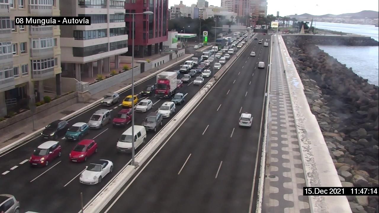 Choque entre dos vehículos en la Avenida Marítima