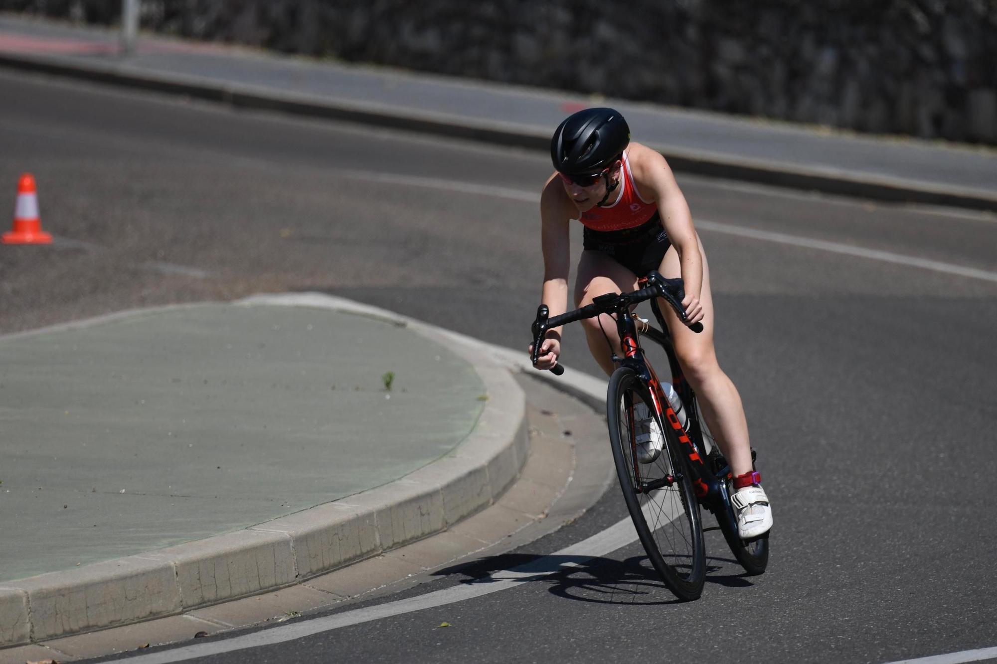GALERÍA | El Triatlón "Ciudad de Zamora" hace vibrar a la capital del Duero