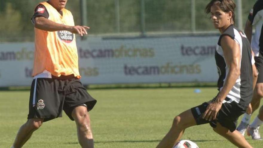 Juca y Zé Castro, en las instalaciones de Abegondo. / fran martínez