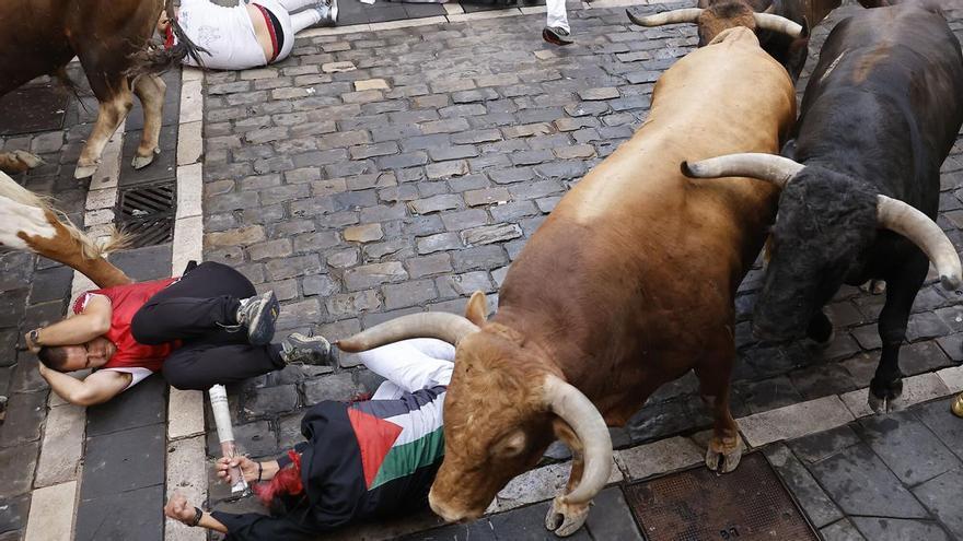 Los toros de La Palmosilla regalan un sexto encierro de los Sanfermines tenso y emocionante
