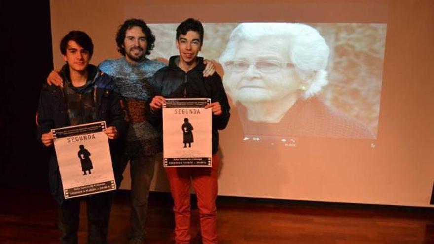 Darío Iglesias, Francisco Javier Rojo y Cristian Crespo, ayer, antes del estreno en la sala Loreto.