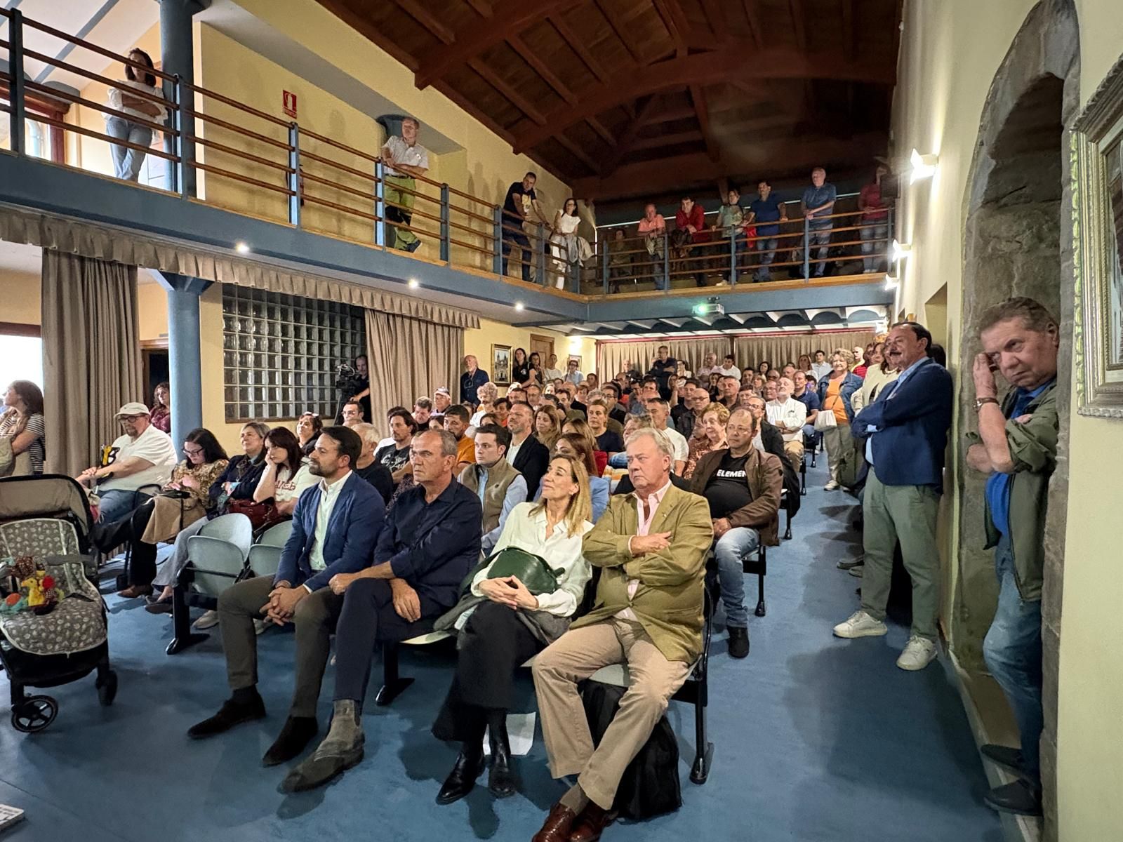 Cangas del Narcea ya tiene su monumento tributo al ganadero