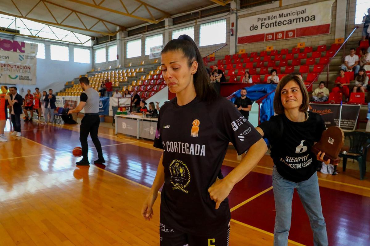 Las imágenes de la emotiva despedida del baloncesto de Sara Gómez