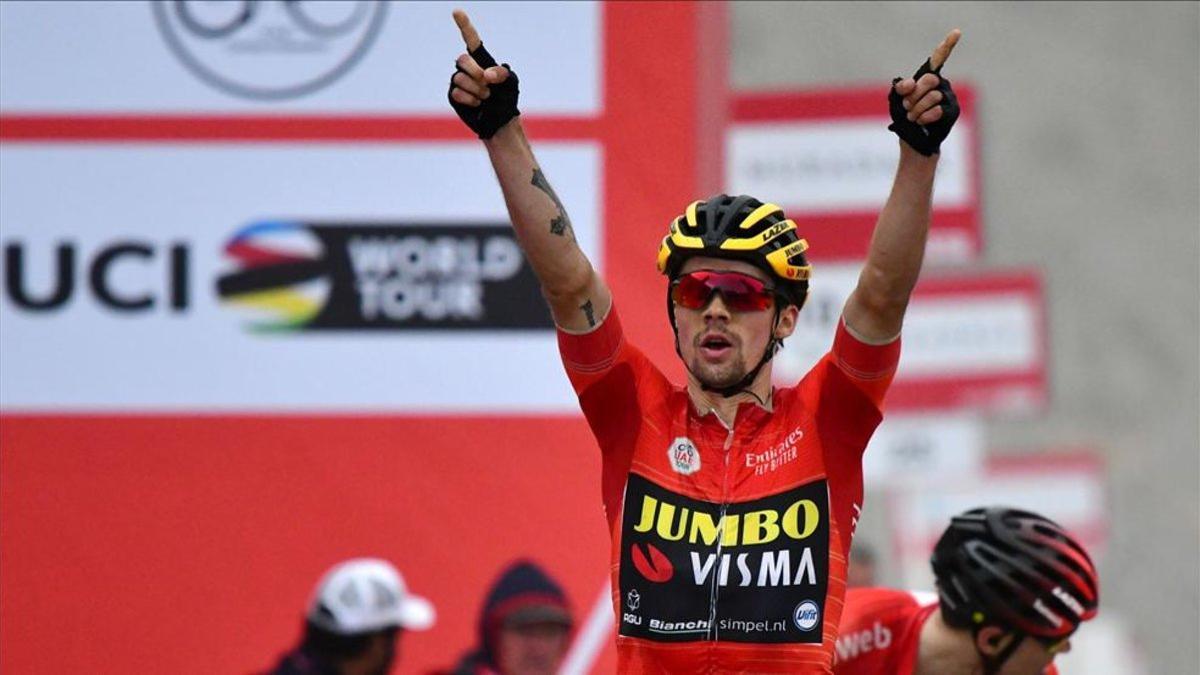 Roglic, del equipo Jumbo, celebrando una victoria en el Tour de los Emiratos
