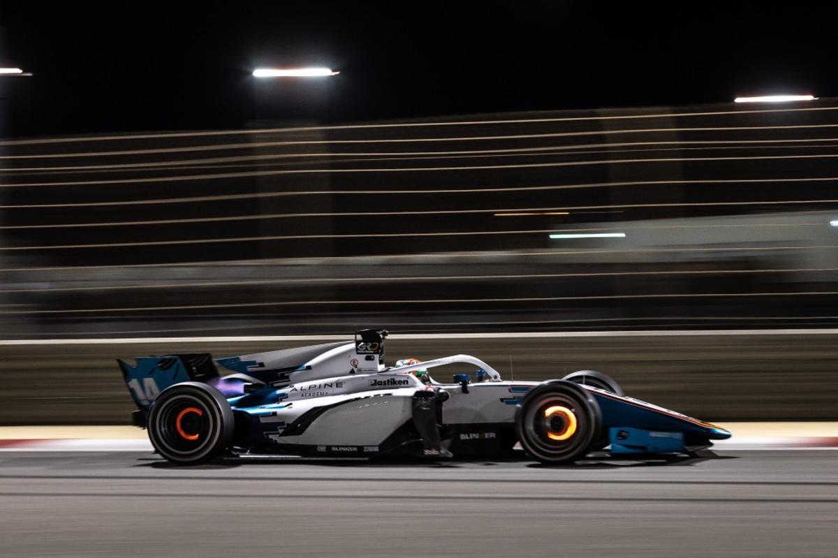 Un Fórmula 2 de Campos Racing en los tests de Baréin