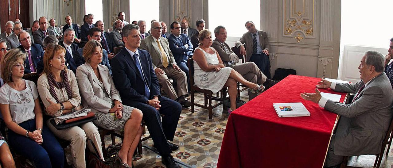 Presentación del proyecto de Capital Europea de la Cultura 2016 en 2011 ante partidos políticos y empresarios. | | LP/DLP