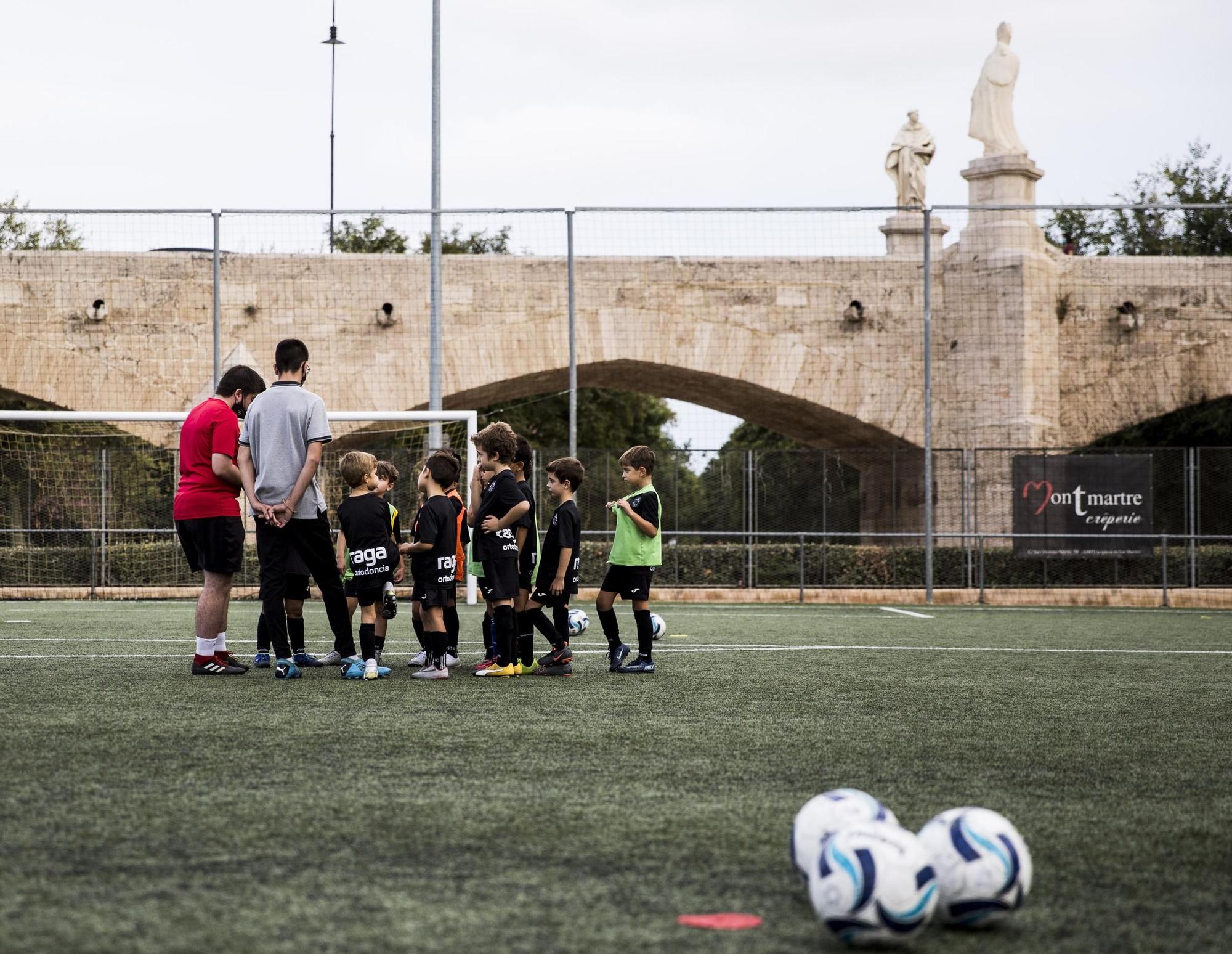 El futuro del deporte base, en el aire