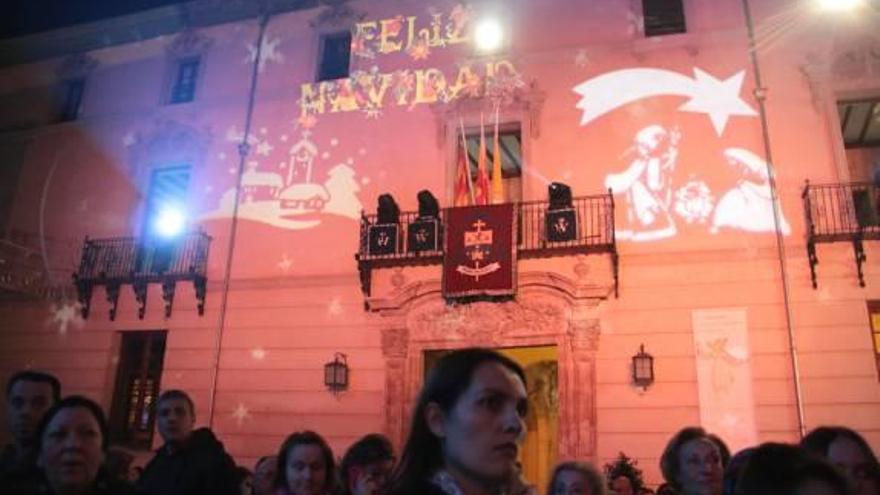 El pregón y el encendido de luces abrió en la Plaza del Salvador la Navidad en Orihuela