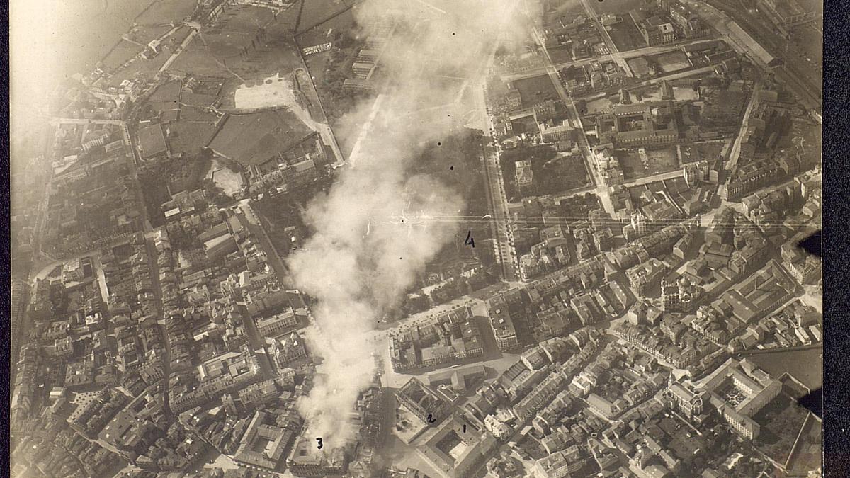 Imagen de uno de los incendios próximos a la Universidad en octubre de 1934