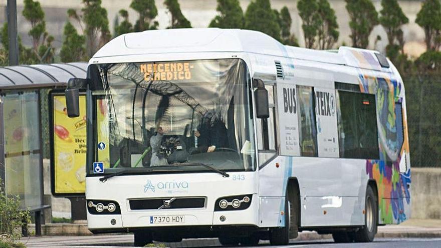 Autobús de la línea Meicende-Arteixo.