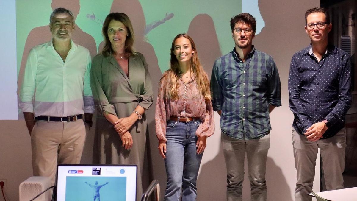 De izquierda a derecha: Bernat Vidal, Mariana Muñoz, Maria Oliver, Ferrán Rosa, Cristòfol Amengual