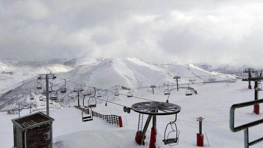 La zona alta de la estación de Valgrande-Pajares, ayer.