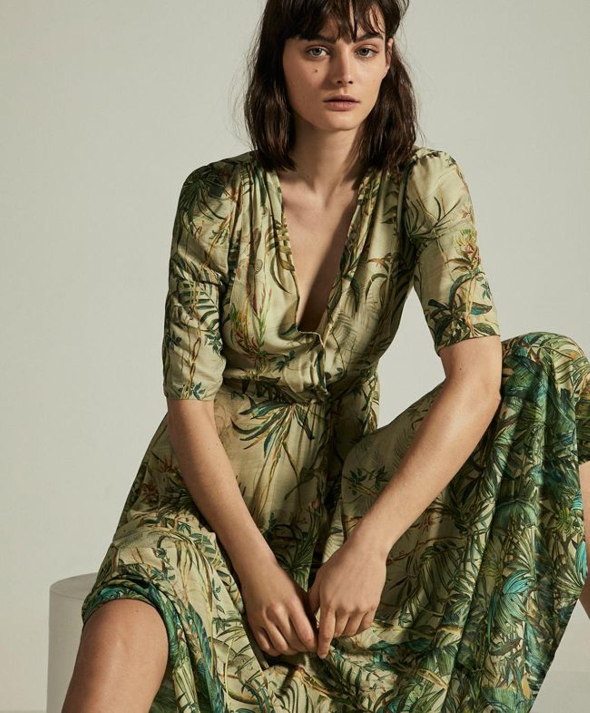 Looks 'beachy': vestido con 'print' selva