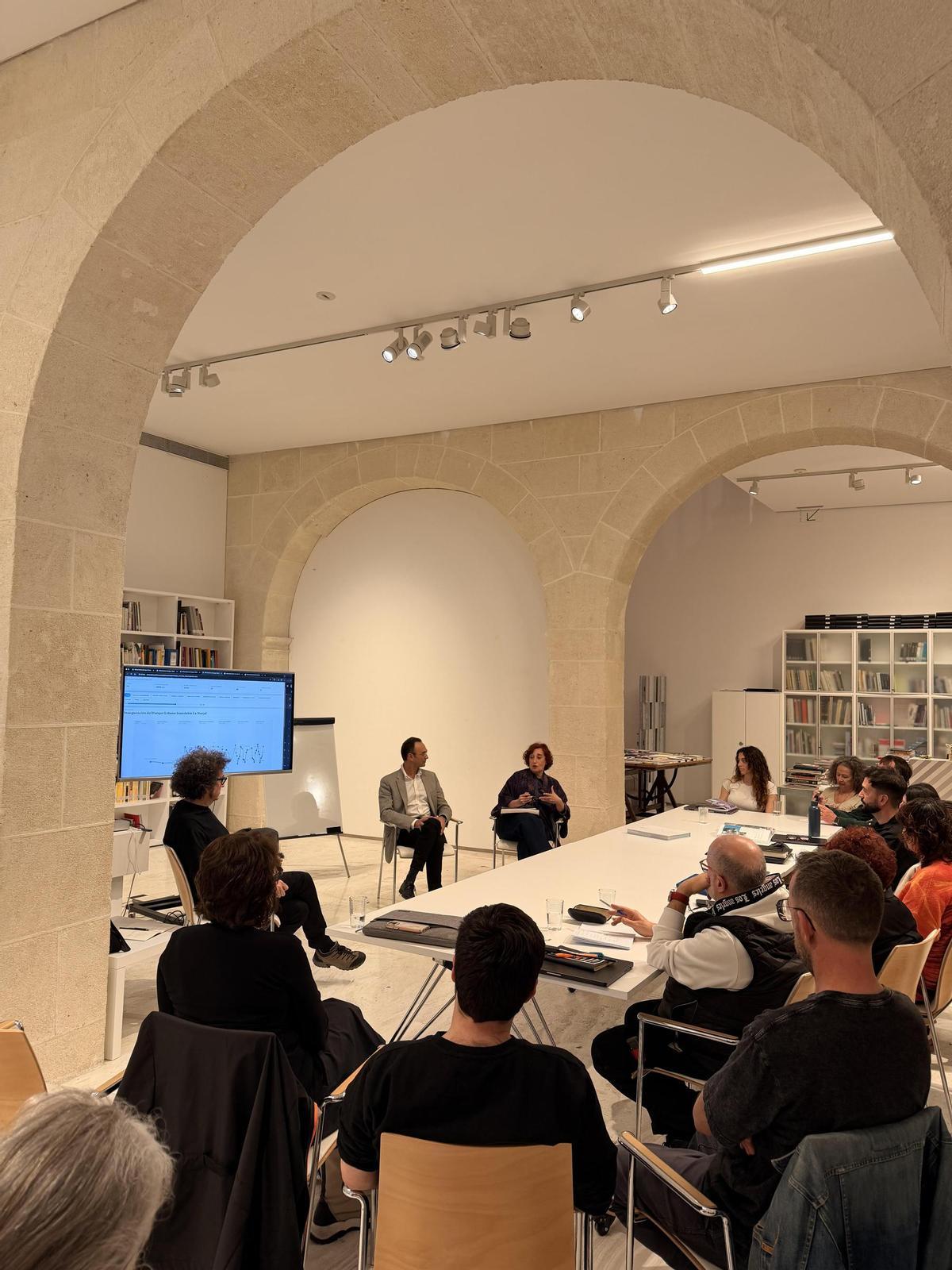 Rosa María Castells, durante un momento de su intervención en la jornada