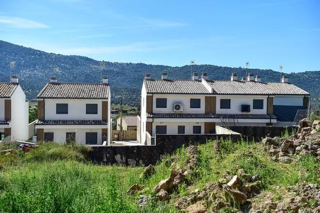 Fotogalería | El tirón de la vivienda nueva en Oliva de Plasencia