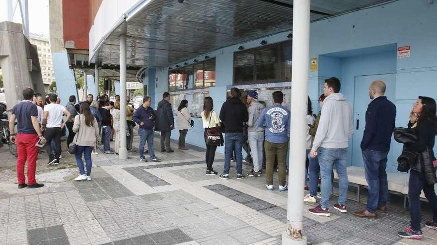 Venta de entradas, ayer, en Balaídos.