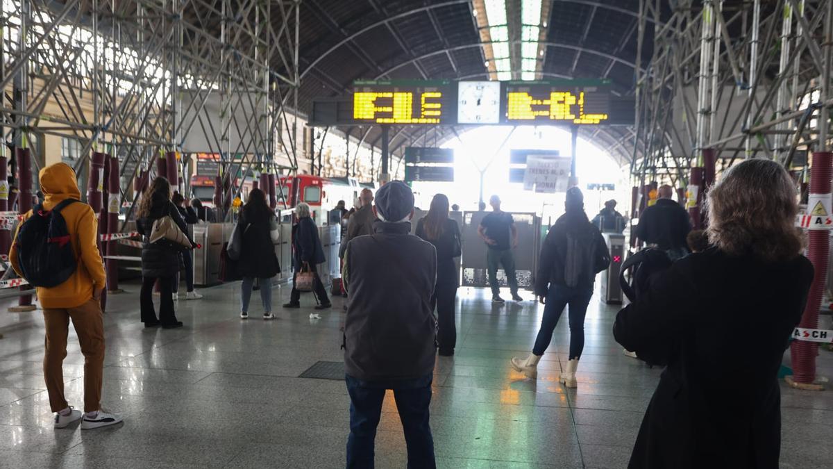 Huelga de Cercanías en la estación del Norte de Valencia.