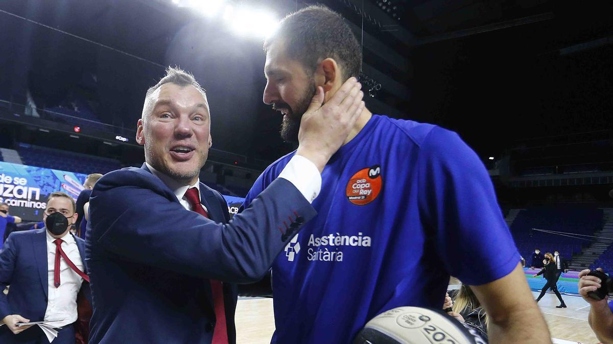 Saras, con Mirotic tras ganar la pasada Copa del Rey