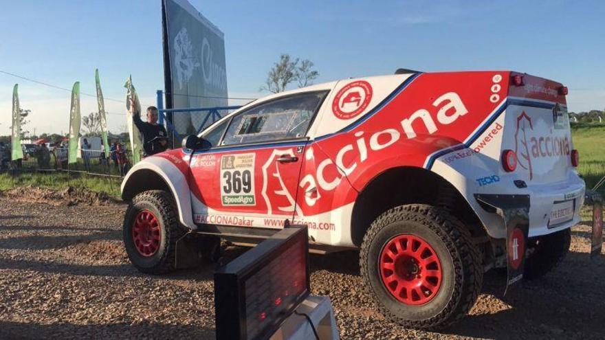 Un solo coche eléctrico participa en el Dakar, es español y fabricado por Acciona