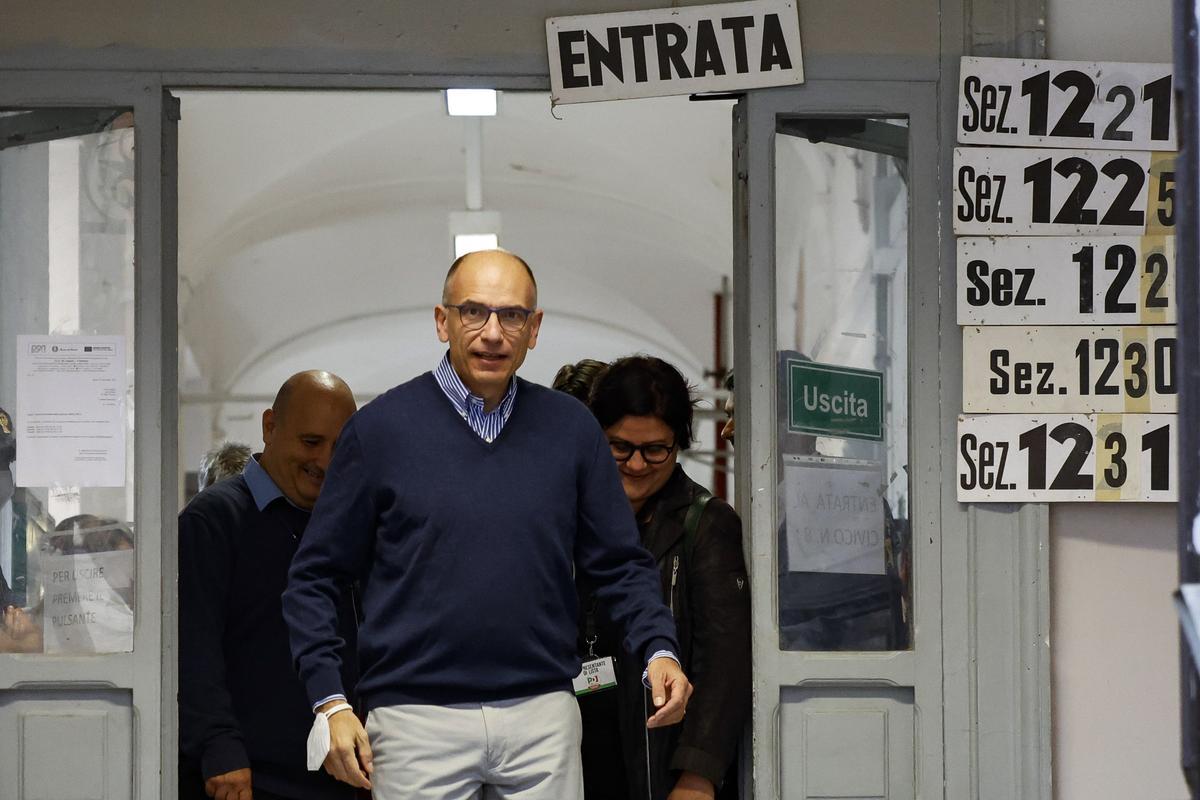 Enrico Letta, Secretario del Partido Democrático (PD) al salir de votar, en Roma.