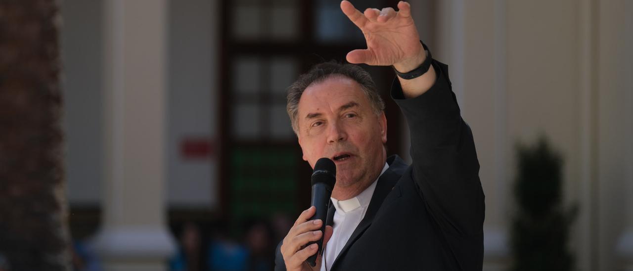 El décimo sucesor de Don Bosco, el padre Ángel Fernández Artime