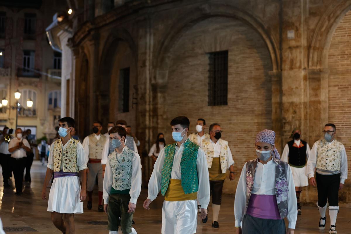 Búscate en el primer día de Ofrenda por las calles del Mar y Avellanas entre las 22:00 y 23:00 horas Búscate en el primer día de Ofrenda por las calles del Mar y Avellanas entre las 22:00 y 23:00 horas