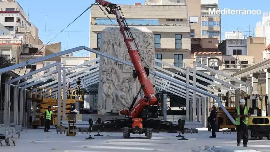 Así se monta el nuevo mercado provisional de Castelló en la plaza Santa Clara