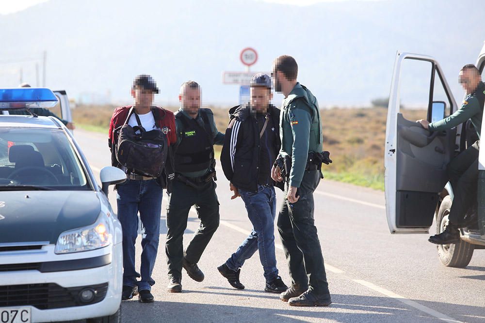 La Guardia Civil busca a los inmigrantes que han llegado a Ibiza