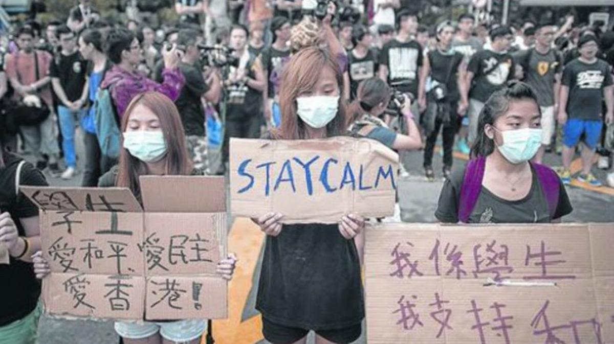 La manifestación de Hong Kong se recrudece ante las órdenes de dispersión de la policia.