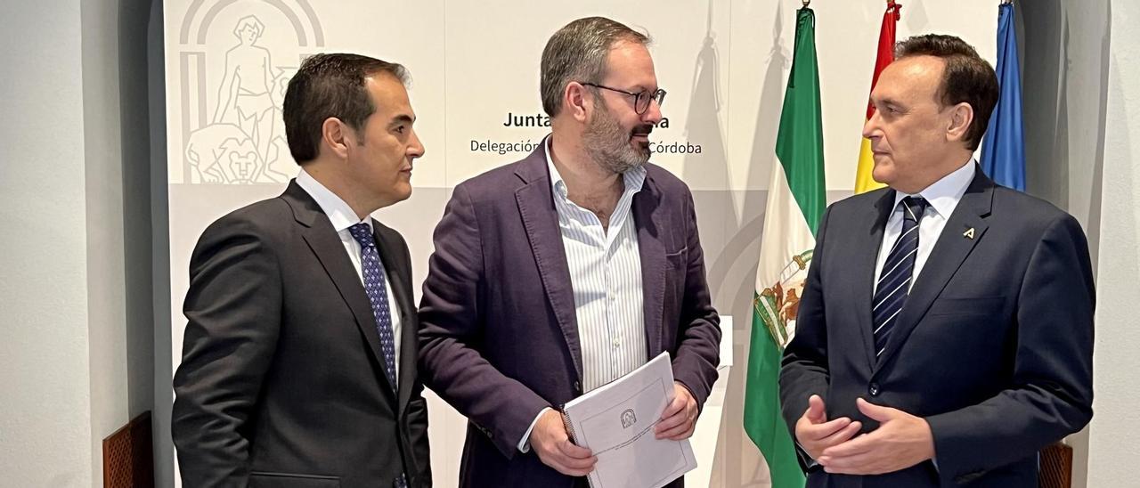 José Antonio Nieto, Adolfo Molina y José Carlos Gómez Villamandos, en la rueda de prensa de este sábado.