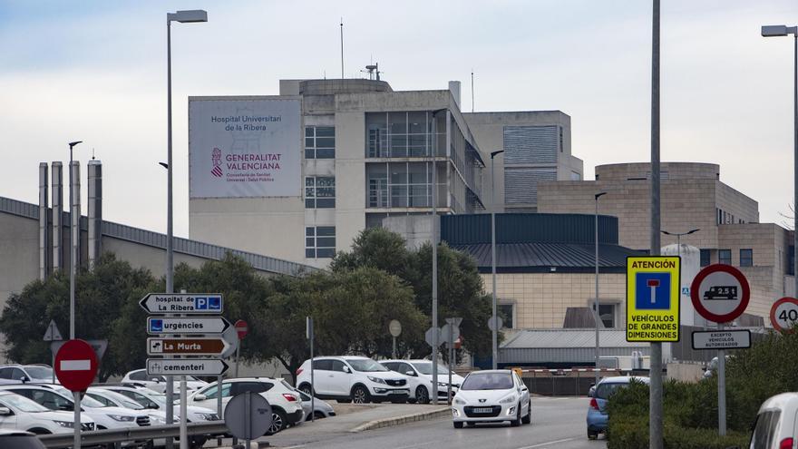 El hospital carga 25 años después el lastre que legó el ‘modelo Alzira’