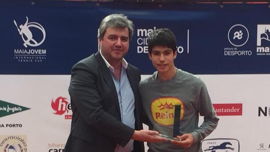 Carlos Alcaraz gana el torneo infantil de Oporto