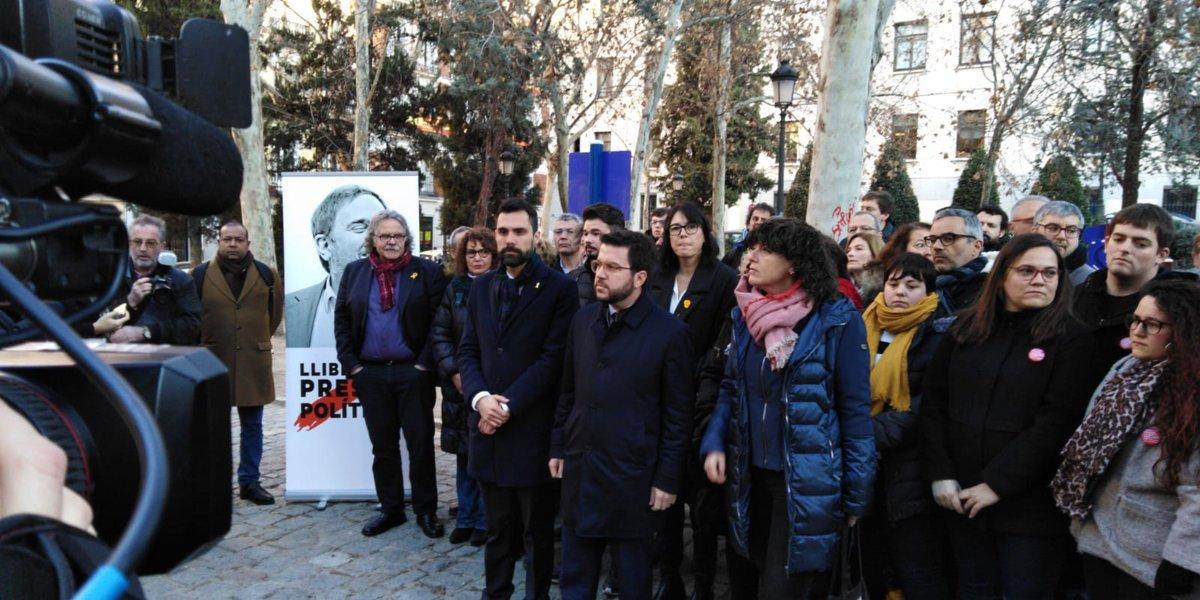 Miembros de Esquerra a las puertas del Supremo.