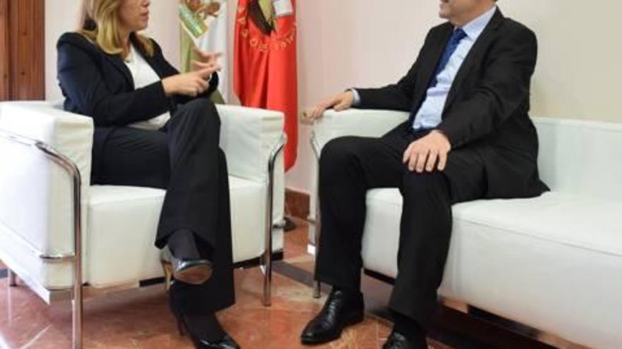Susana Díaz y Ximo Puig, durante su encuentro en Sevilla.