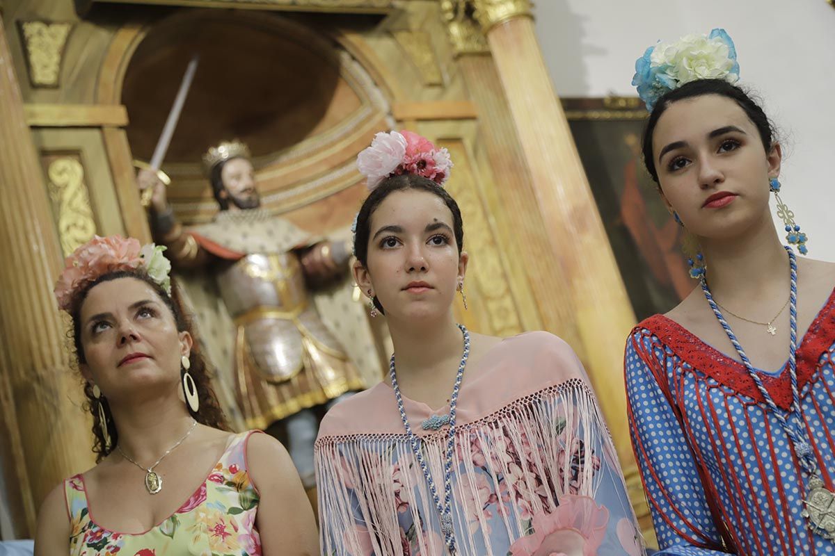 Color y alegría camino del santuario: imágenes de la romería de la Virgen de Linares