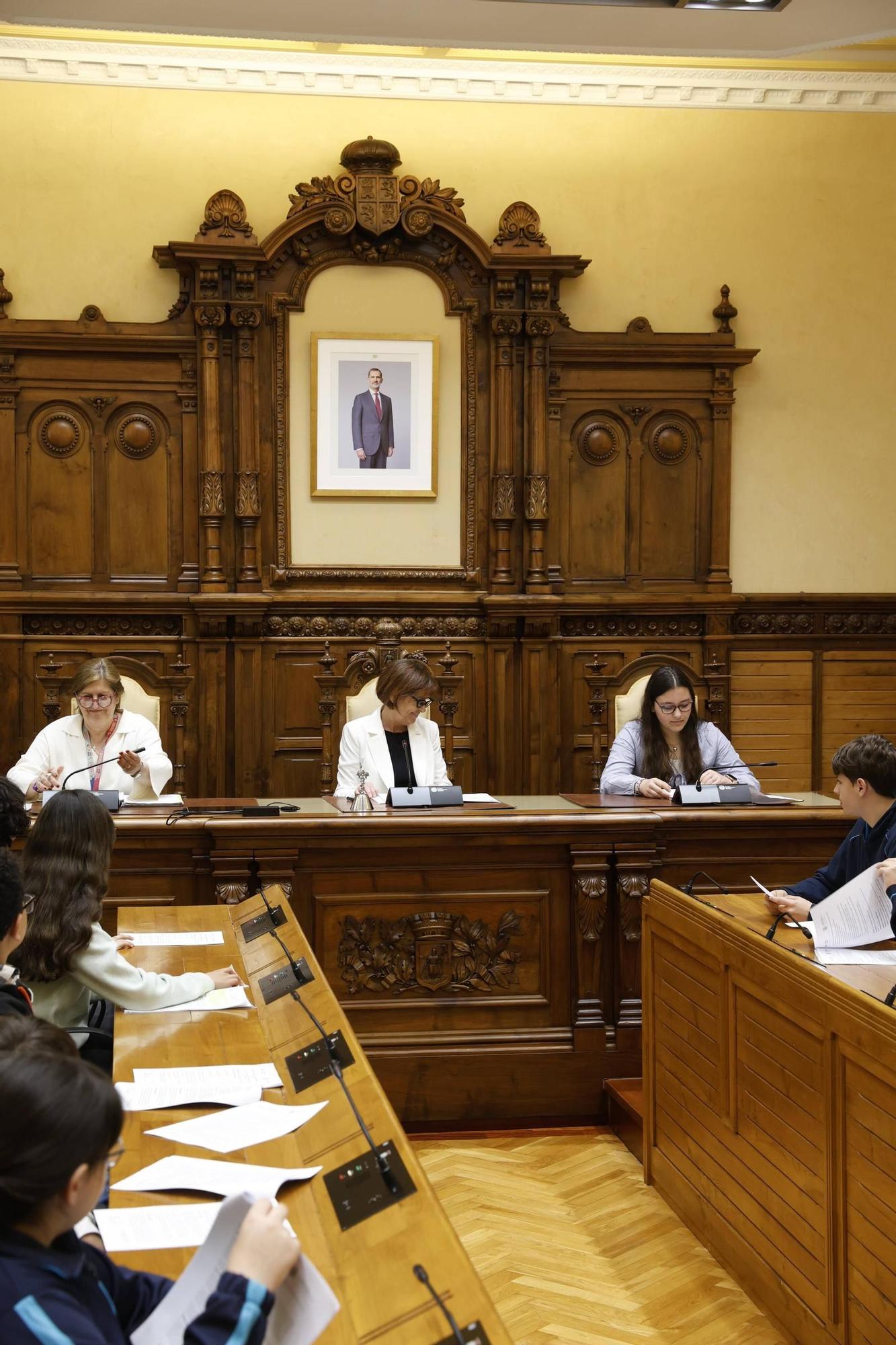 El Pleno del Consejo Municipal de Infancia y Adolescencia de Gijón, en imágenes