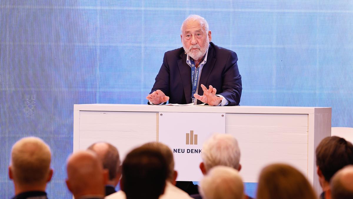 Joseph E. Stiglitz bei seinem Vortrag auf dem Wirtschaftsforum Neu Denken in Palma.