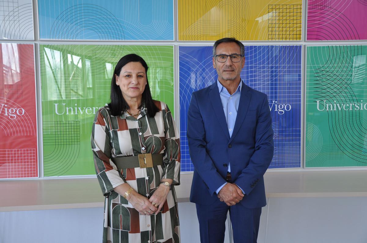 Belén Rubio y Juan Carlos Porrúa, en el campus de Vigo.