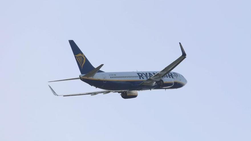Ryanair bate el récord anual de viajeros de Peinador a Londres en cinco meses