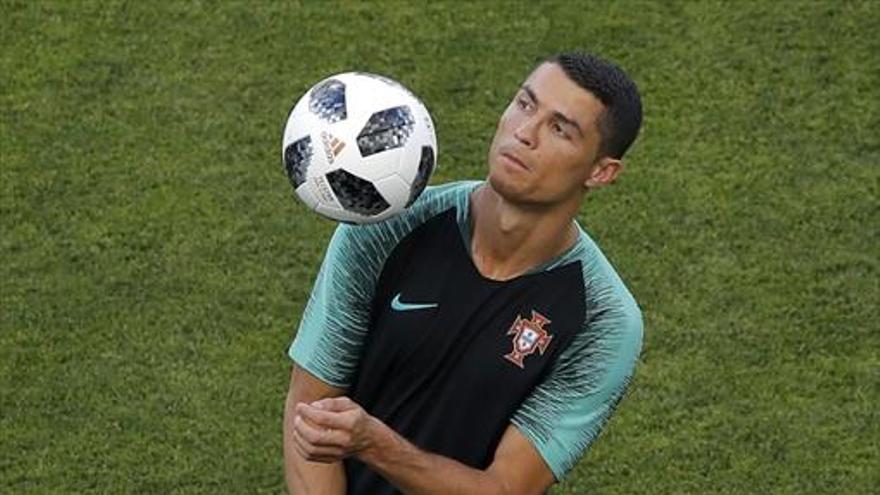 Cristiano Ronaldo, centro de atención entre la agonía
