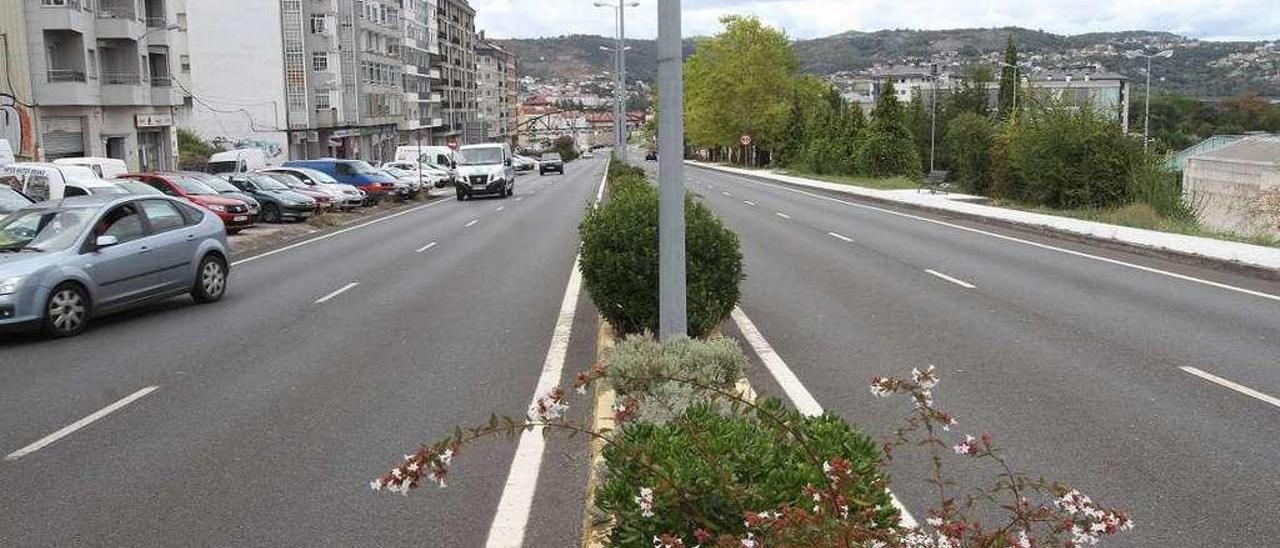 Tramo de la avenida de Otero Pedrayo para la que se propone el soterramiento. // Iñaki Osorio