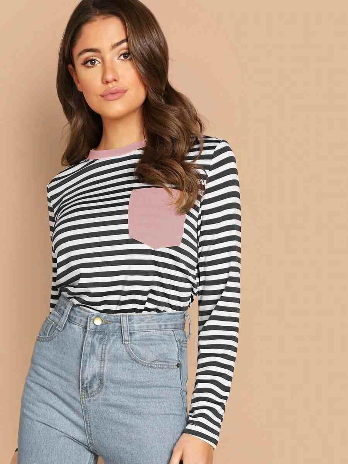 Camiseta de rayas con bolsillo rosa Camiseta de rayas con bolsillo rosa