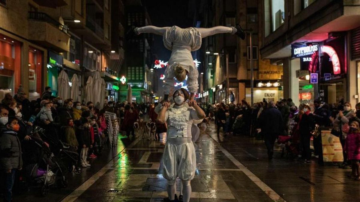 La cabalgata de Reyes de Zamora pone el broche final a la Navidad.