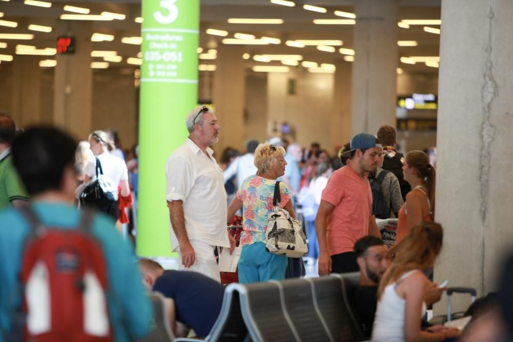 Casi 500.000 personas pasarán por el aeropuerto de Son Sant Joan este fin de semana