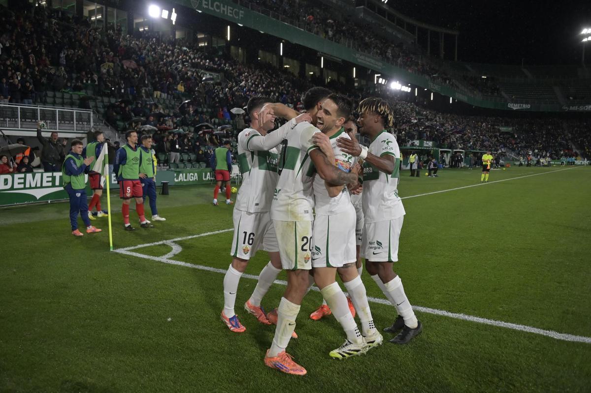 Elche CF - Rayo Vallecano: el último partido del 2025 de los franjiverdes, en imágenes