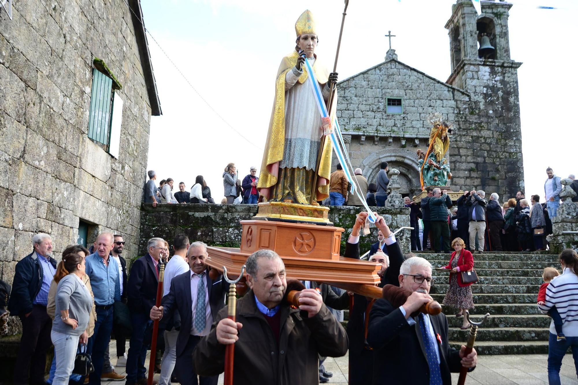 Las procesiones por el San Martiño de Moaña y Bueu aprovechan la tregua de la lluvia